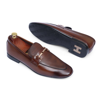 Versatile Brown Shoe With Metal Bit