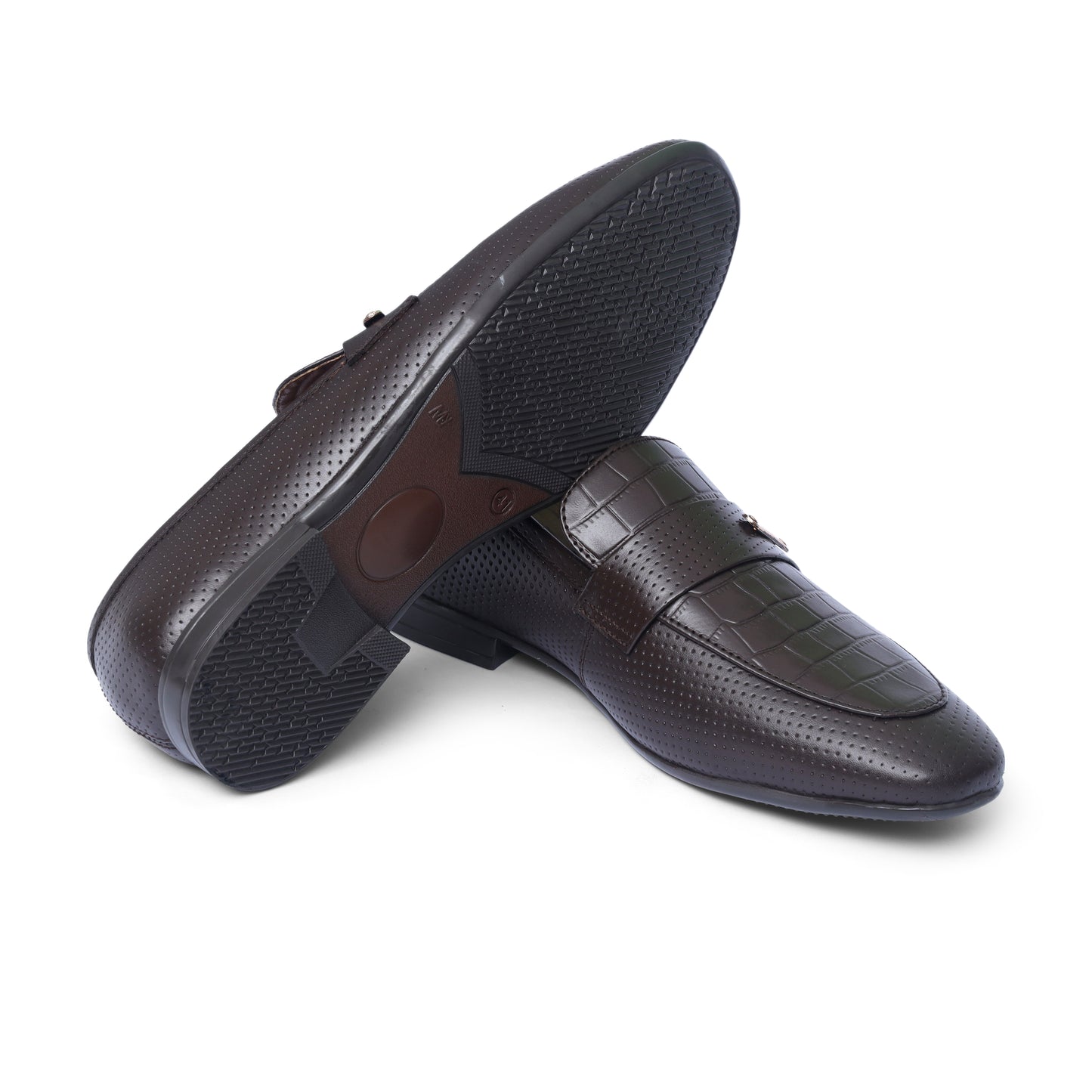 Brown dotted croc leather shoe
